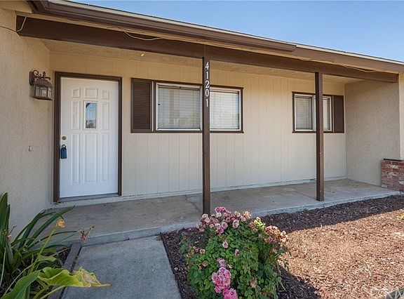 4th image of 41201 Acacia Ave