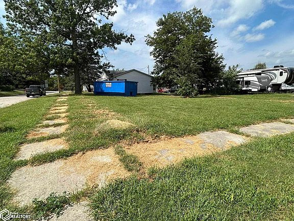 2nd image of 302 NW 7th St