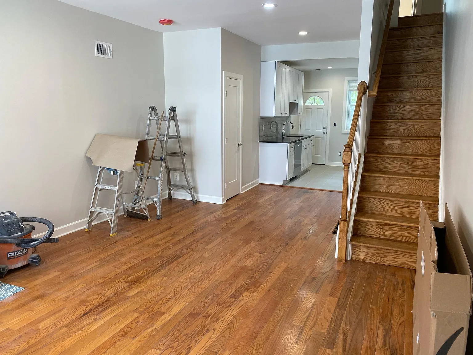 3 bed, 1.5 bath, 1120 sqft, $2,300 — Photo 3