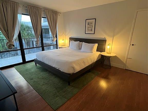 5th image of 2100 NE 33rd Ave APT 305