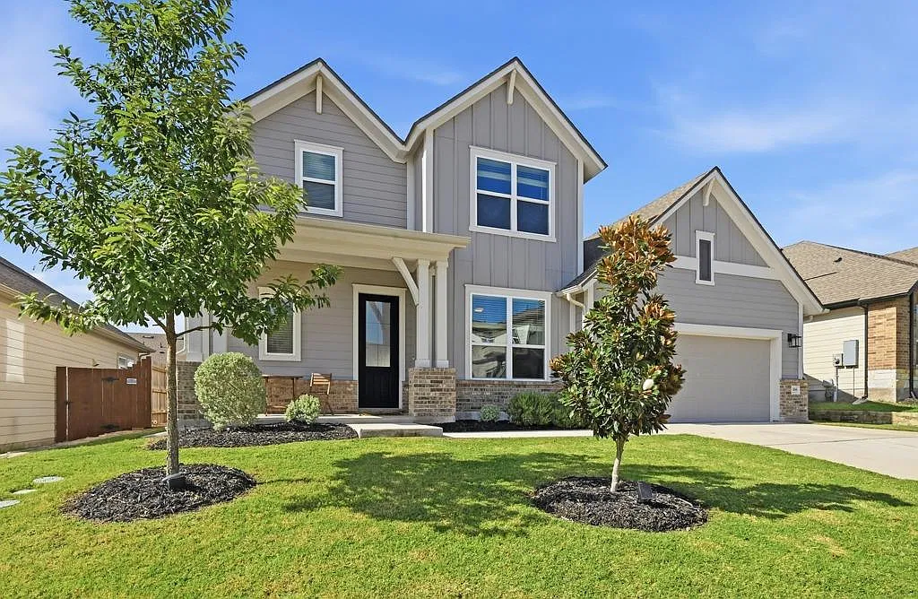 3 bed, 2.5 bath, 2355 sqft, $2,600 — Photo 1