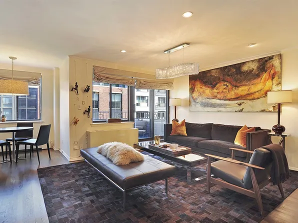 366 West 11th Street image 1 of 7