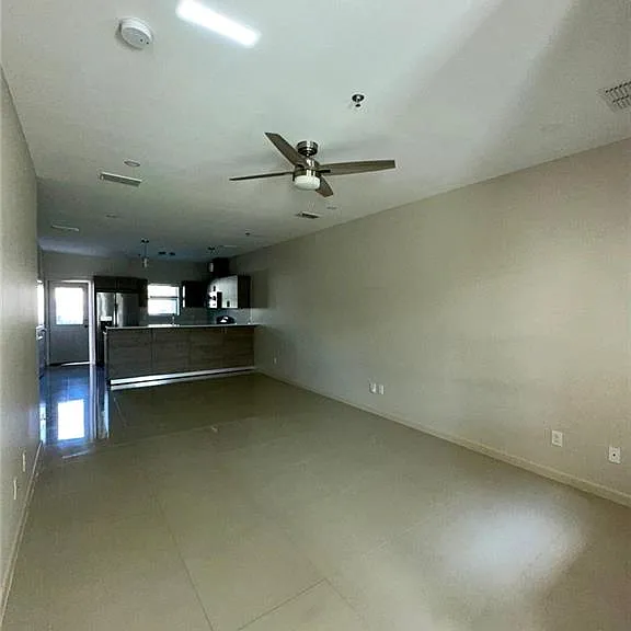 410 Newport Ave #3 — Photo 3