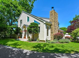25 Belleview Ave, Center Moriches, NY 11934