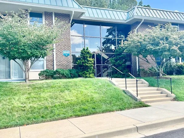 3640 Gleneagles Dr #10-1B, Silver Spring, MD 20906