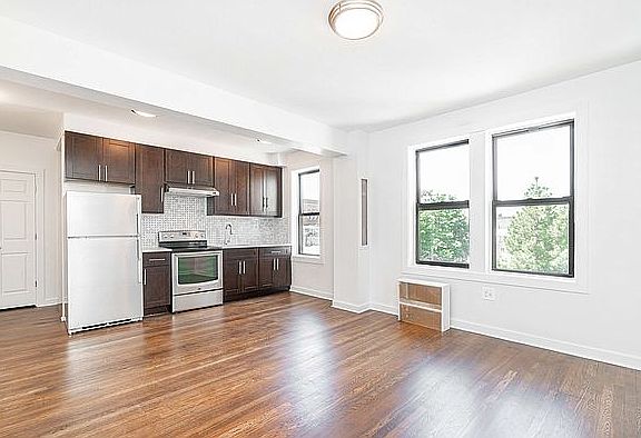 2nd image of 21-45 28th St #4F