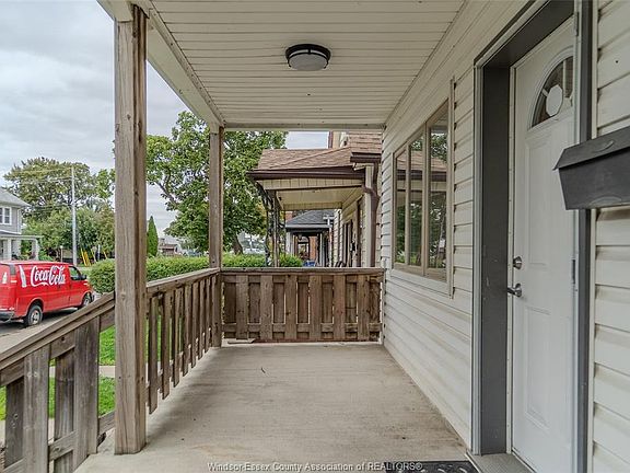 4th image of 248 Pierre Ave