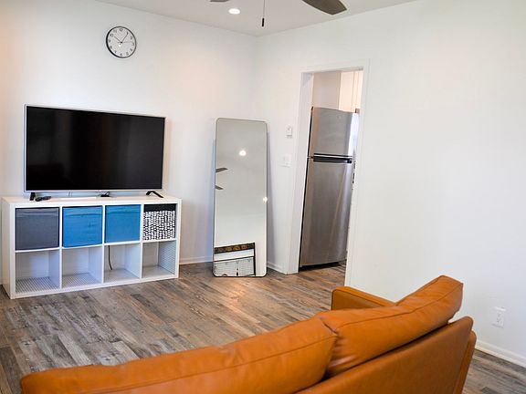5th image of 150 Avenue Sierra #B