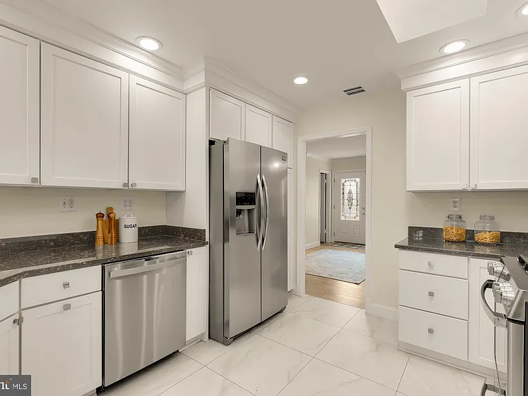 5001 Overlea Ct — Photo 16