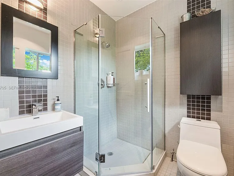 5800 SW 50th Ter #5800 — Photo 16
