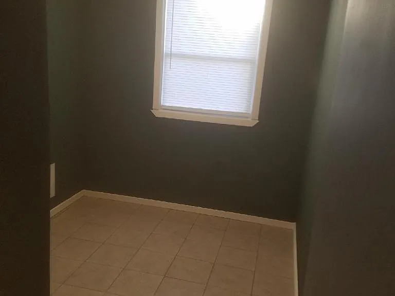 808 Carter St — Photo 2