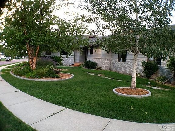 3rd image of 612 Hickory Ln