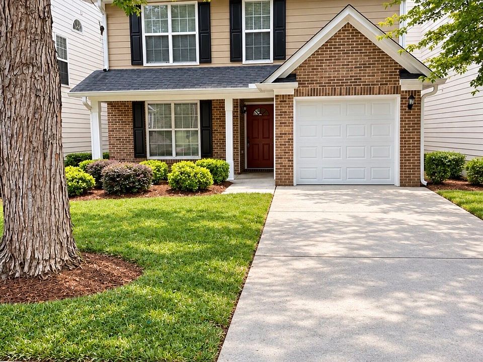 1st image of 1321 Gates Cir SE