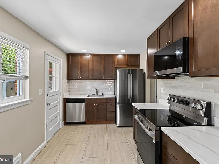 7216 Carol Ln — Photo 13