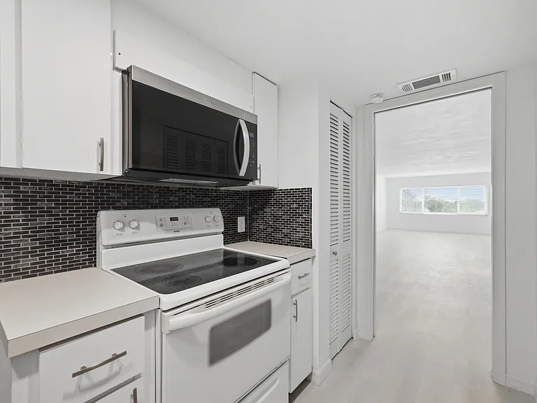 8950 Park Blvd #304 — Photo 13