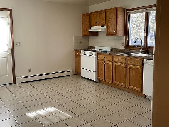 5th image of 20 Spring Hill Ave