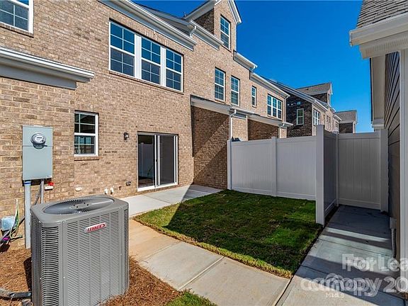 2nd image of 6929 Walnut Branch Ln