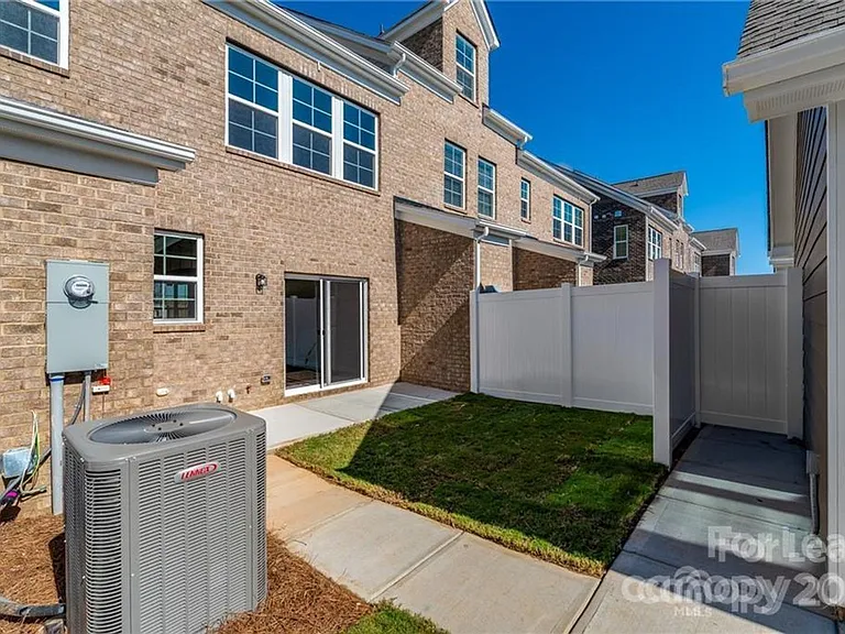 6929 Walnut Branch Ln — Photo 2