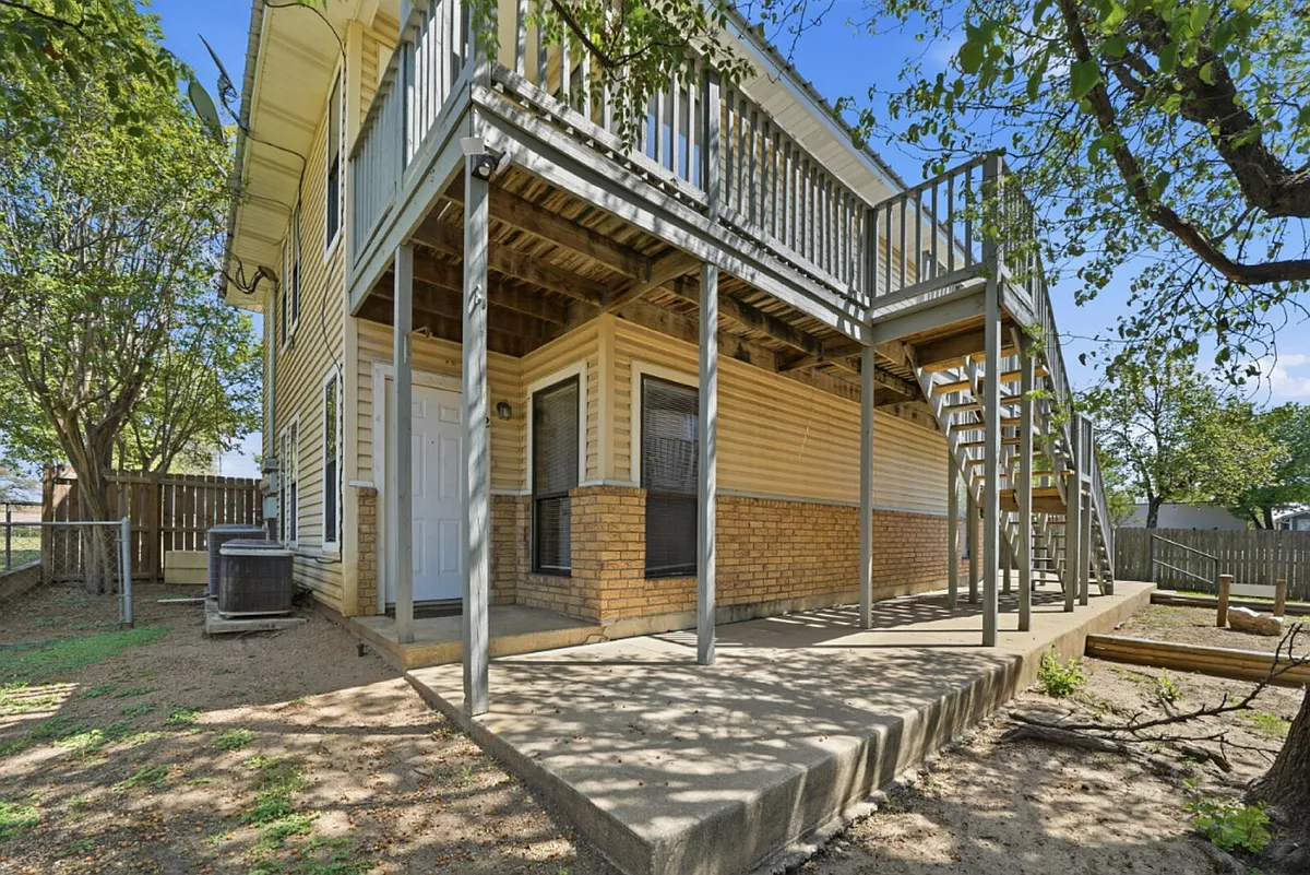 Building Photo - 1407 Ford St #8
