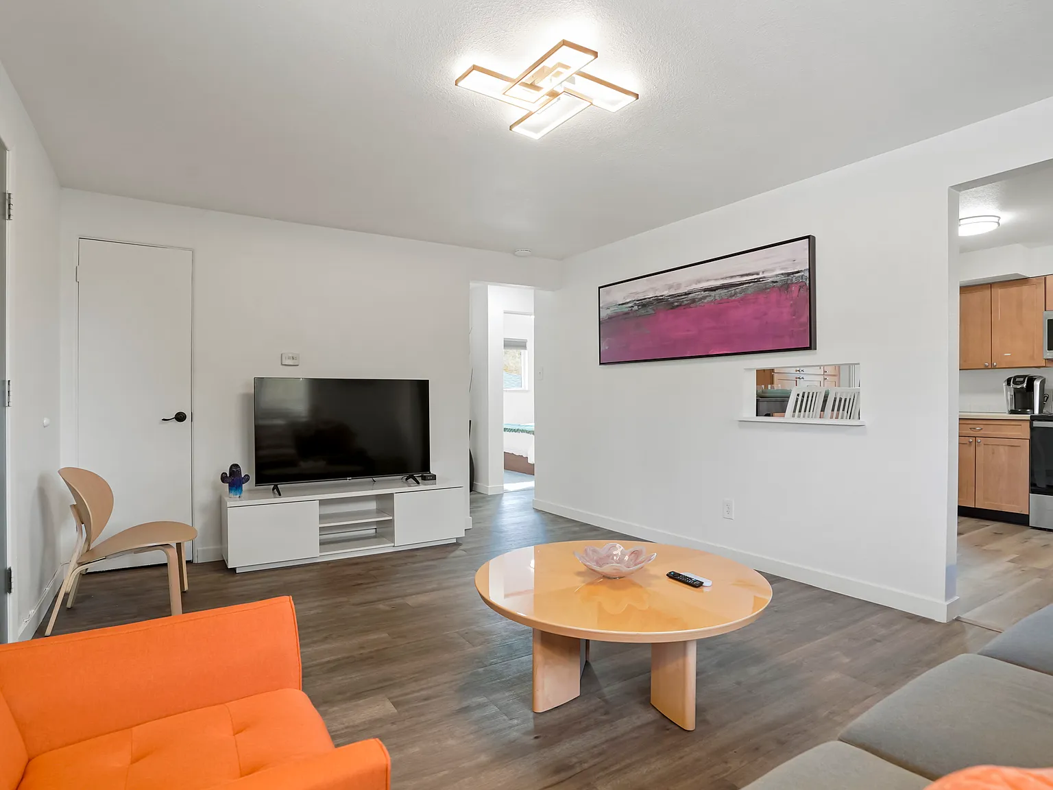 2 bed, 850 sqft, $2,280 — Photo 3