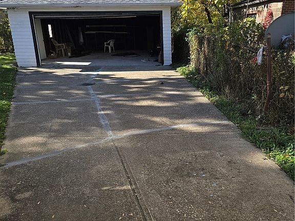 2nd image of 3684 E 144th St
