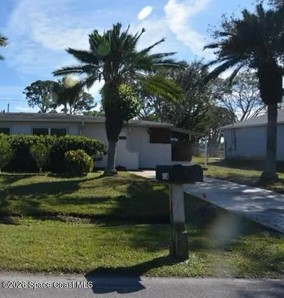 1 bed, 1.0 bath, 793 sqft, $1,350 — Photo 1