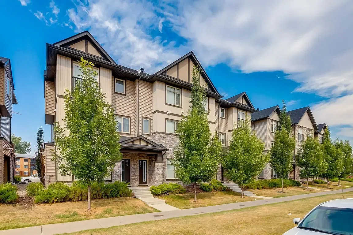 Applewood Townhomes — Photo 2