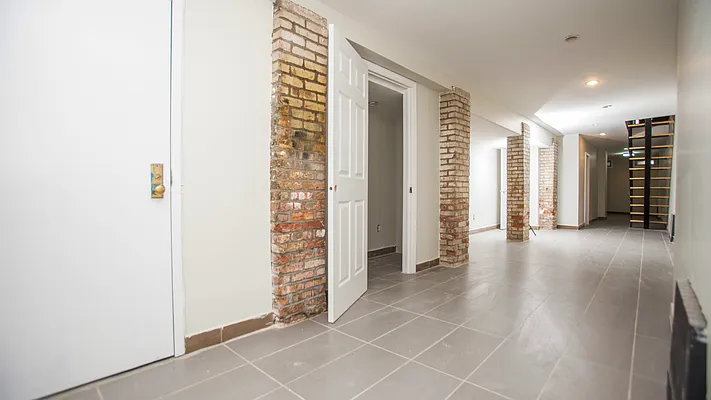 Rented by Nooklyn NYC LLC | media 19