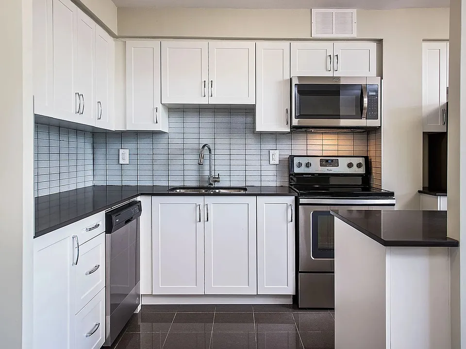 3311 Bathurst St