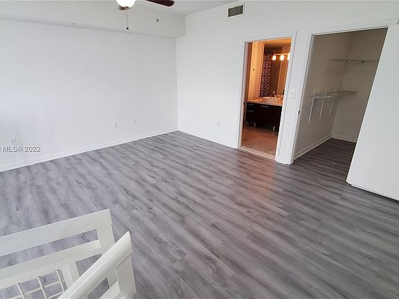 4th image of 244 Biscayne Blvd APT 639