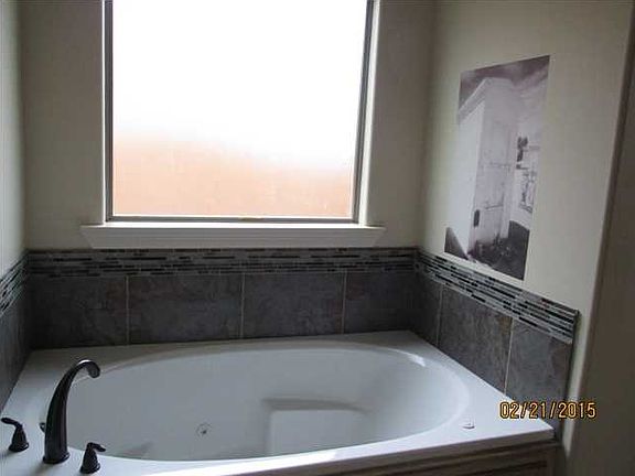 5th image of 144 Heathwood Dr