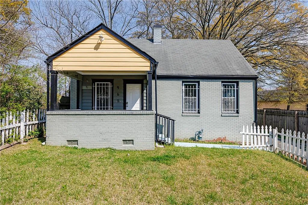 965 Mayson Turner Rd NW photo 1