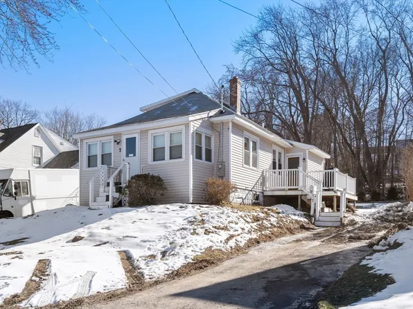 7 Field St, Auburn, MA 01501