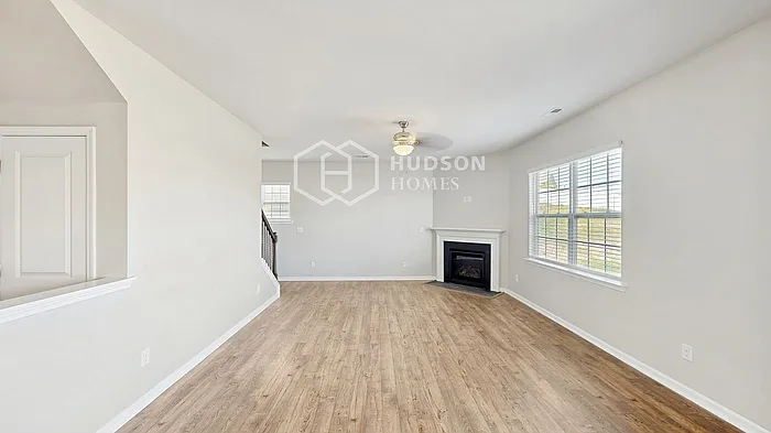 3 bed, 2.5 bath, 2185 sqft, $2,235 — Photo 4