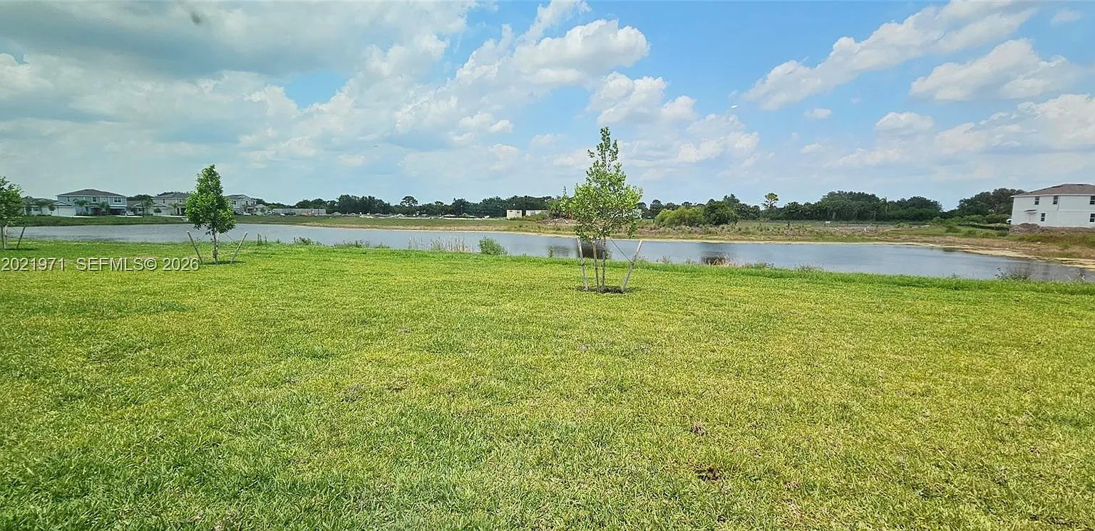 Savanna Lakes — Photo 3