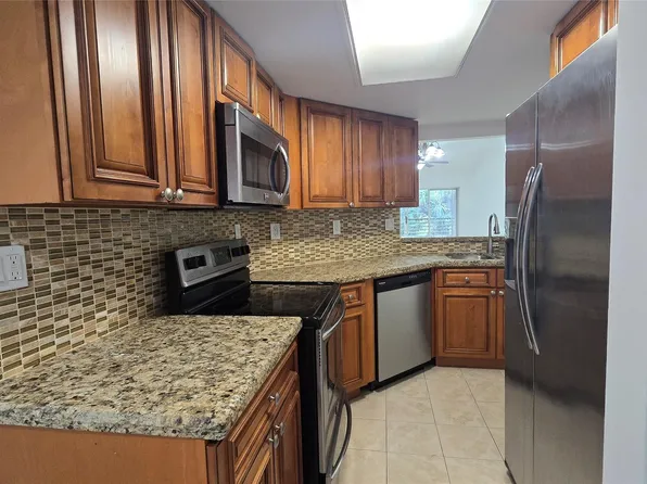2815 N Course Drive #201, Pompano Beach, FL 33069