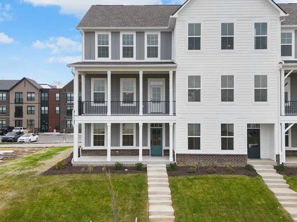 135 Parkerwood Ln, West Lafayette, IN 47906