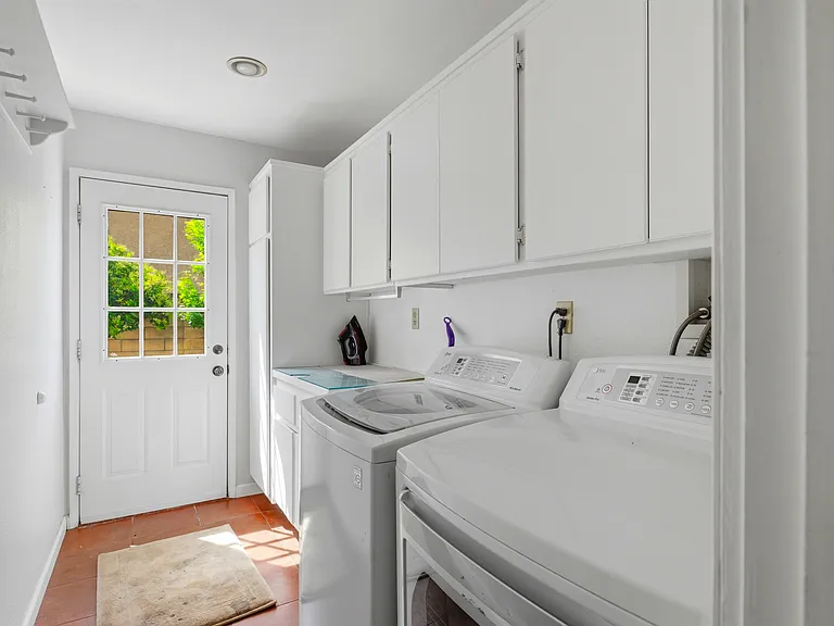 24668 Ebelden Ave — Photo 6