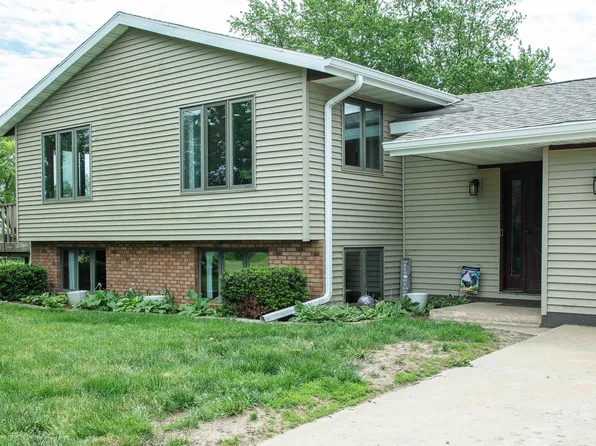 28262 120th St, Dike, IA 50624