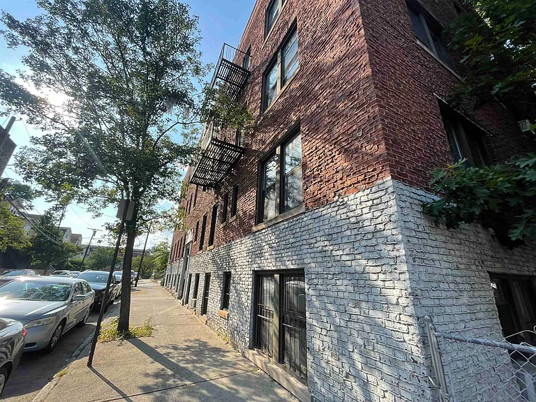 1 Noll Pl #2 — Photo 2