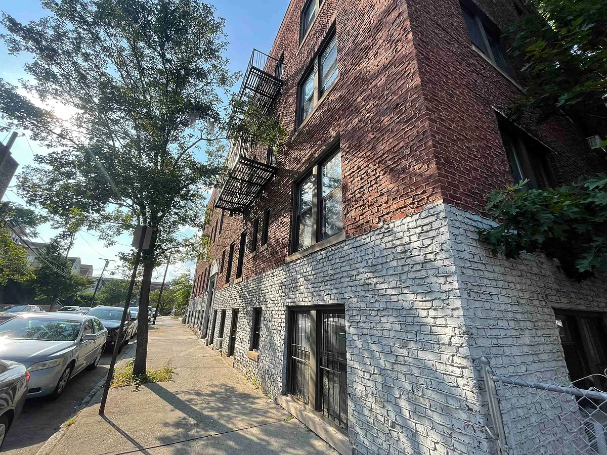 Building Photo - 1 Noll Pl #2
