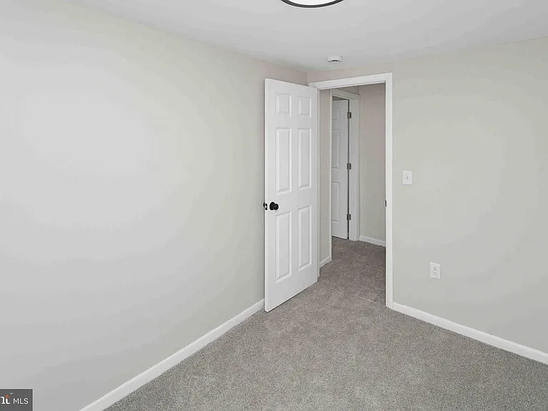 828 Mill St — Photo 17