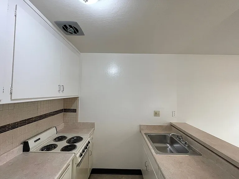 443 Lee St — Photo 10