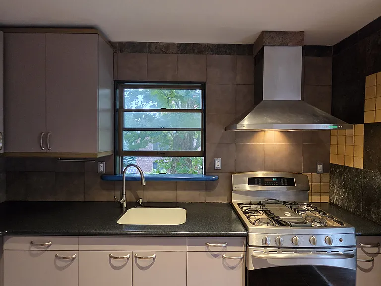 64-73 Alderton St #3 — Photo 4