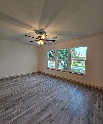 3rd image of 310 W Evergreen St #121