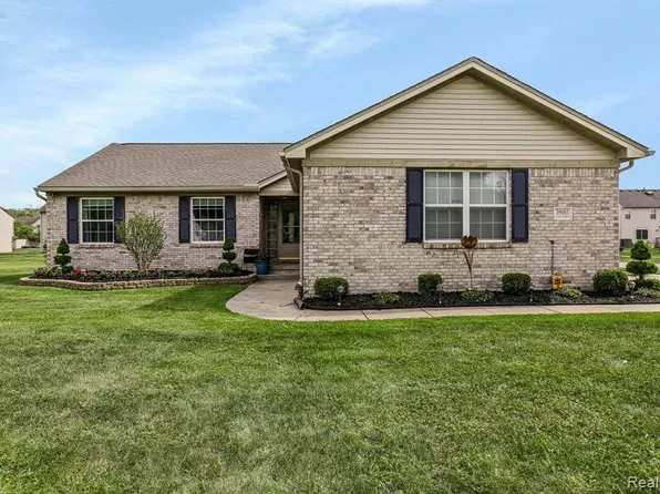 39083 Commons Dr, Romulus, MI 48174