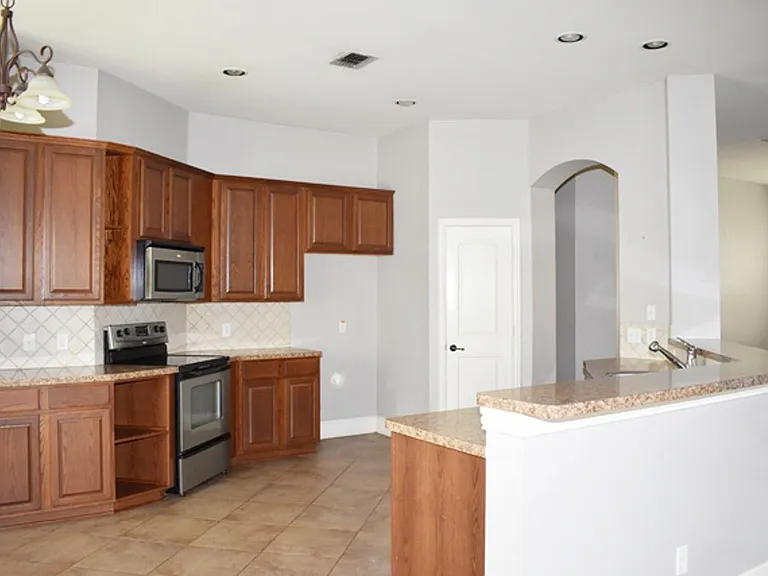10312 Colfax Dr — Photo 9