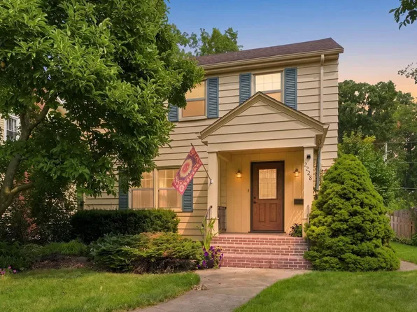 2228 Florida Dr, Fort Wayne, IN 46805