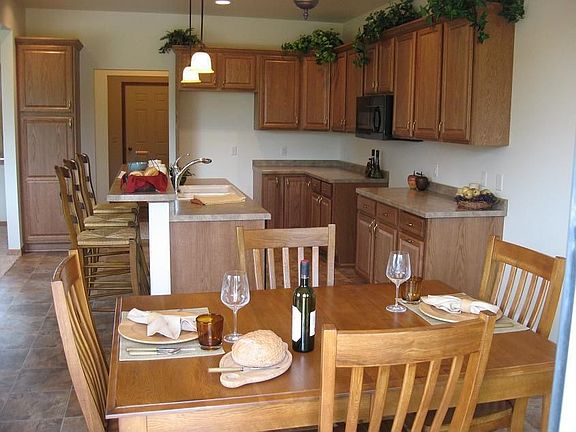 Dinette & Kitchen