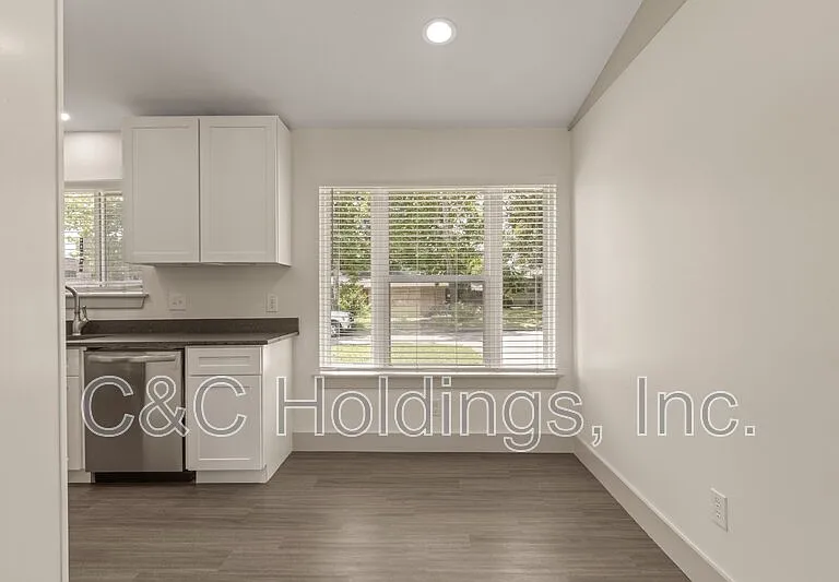 4541 E 32nd Pl — Photo 9